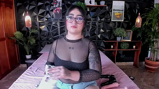 April  foxx online show from 10/22/25, 04:51