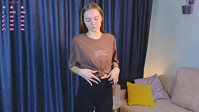 LouisaChaobal online show from 10/27/25, 01:31