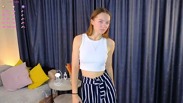 LouisaChaobal online show from 11/07/25, 02:11