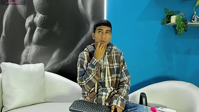 ender h0t online show from 10/10/25, 01:43