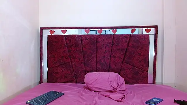 Snapshot of aiiram_hard_sex chatting on 11/14/25, 01:26 aiiram hard sex online show from 11/14/25, 01:26