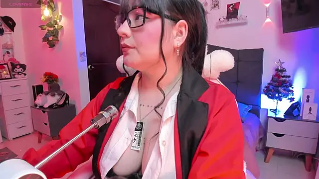 Fia   online show from 11/06/25, 01:39