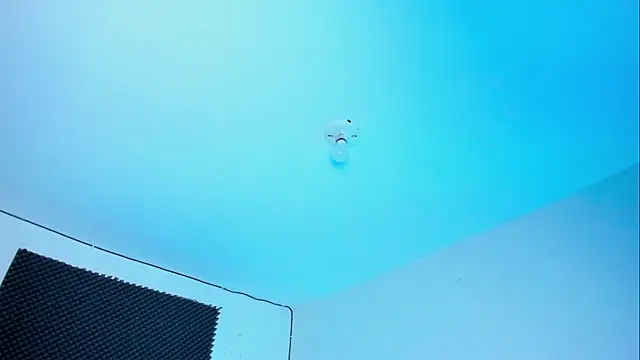 Snapshot of Ellope_ chatting on 10/16/25, 02:12 Ellope online show from 10/16/25, 02:12