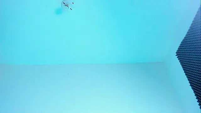 Snapshot of Ellope_ chatting on 10/21/25, 11:16 Ellope online show from 10/21/25, 11:16