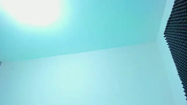 Snapshot of Ellope_ chatting on 10/30/25, 11:16 Ellope online show from 10/30/25, 11:16