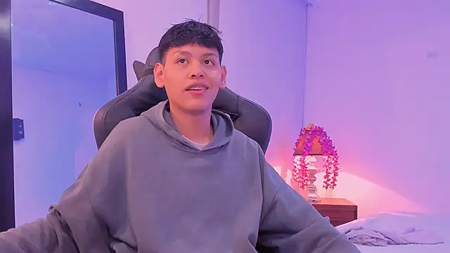 zeus blaze online show from 09/10/25, 03:28