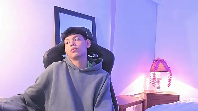 zeus blaze online show from 09/10/25, 03:34