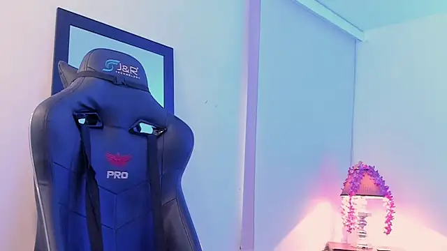 zeus blaze online show from 09/13/25, 01:11