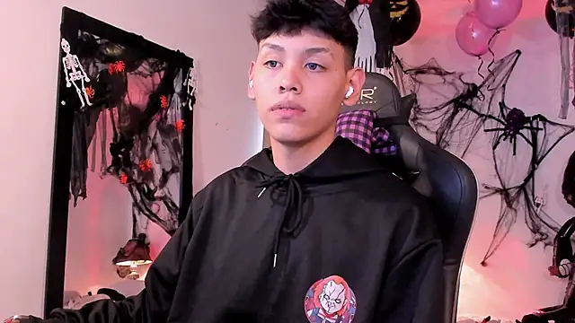 zeus blaze online show from 10/04/25, 05:55