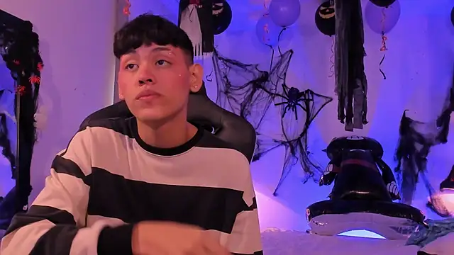 zeus blaze online show from 10/14/25, 04:41