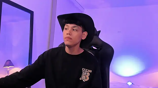 zeus blaze online show from 11/04/25, 07:29