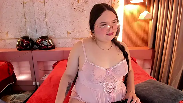 Snapshot of Lushi_Love chatting on 11/07/25, 10:21 Lushi Love online show from 11/07/25, 10:21