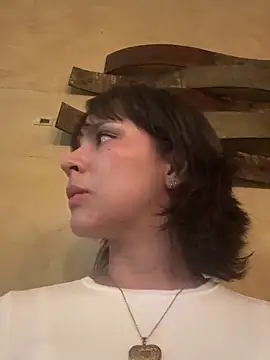 Snapshot of Adry_Bach_ chatting on 09/28/25, 11:54 Adry Bach  online show from 09/28/25, 11:54