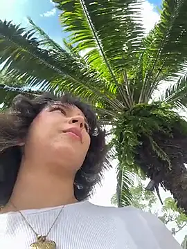 Snapshot of Adry_Bach_ chatting on 09/29/25, 07:08 Adry Bach  online show from 09/29/25, 07:08