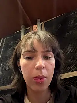 Snapshot of Adry_Bach_ chatting on 10/05/25, 12:09 Adry Bach  online show from 10/05/25, 12:09