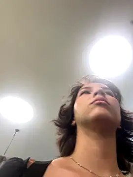 Snapshot of Adry_Bach_ chatting on 10/23/25, 05:44 Adry Bach  online show from 10/23/25, 05:44