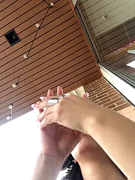 Snapshot of Adry_Bach_ chatting on 10/31/25, 07:48 Adry Bach  online show from 10/31/25, 07:48