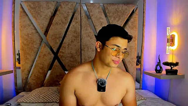 jayd muscle online show from 10/22/25, 05:41