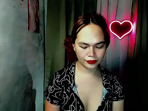 Snapshot of sweetsassyxx chatting on 10/21/25, 04:35 sweetsassyxx online show from 10/21/25, 04:35