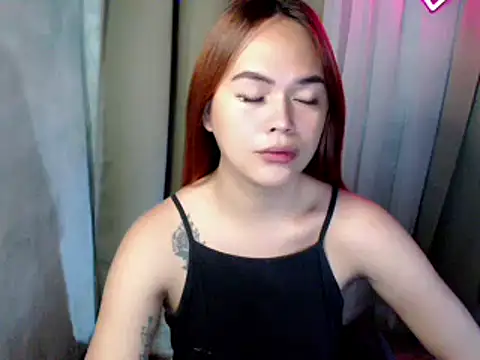 Snapshot of sweetsassyxx chatting on 11/26/25, 02:12 sweetsassyxx online show from 11/26/25, 02:12