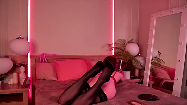 RoxyDoll  online show from 10/08/25, 04:37