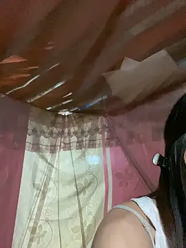 Snapshot of PhanHaa chatting on 09/23/25, 11:41 PhanHaa online show from 09/23/25, 11:41