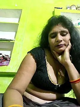 Snapshot of Hot-piuy chatting on 11/03/25, 10:38 Hot-piuy online show from 11/03/25, 10:38