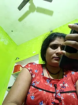 Snapshot of Hot-piuy chatting on 11/06/25, 10:05 Hot-piuy online show from 11/06/25, 10:05