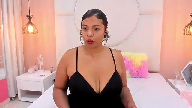 Laila Cairo online show from 11/08/25, 12:49