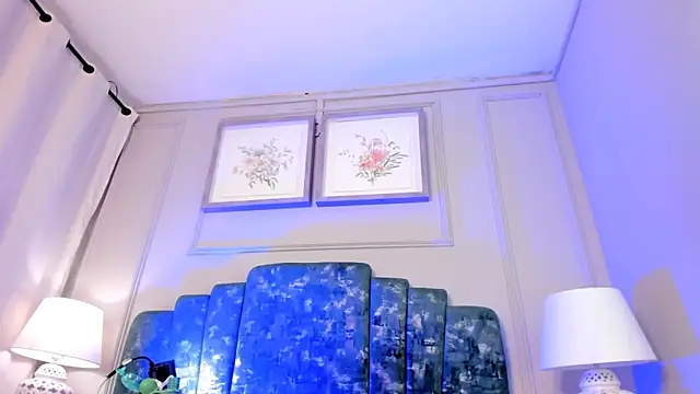 Snapshot of jenn_fit chatting on 10/17/25, 01:20 jenn fit online show from 10/17/25, 01:20