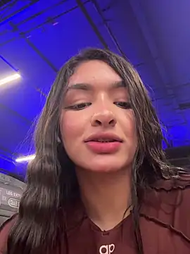 Snapshot of jenn_fit chatting on 10/19/25, 05:57 jenn fit online show from 10/19/25, 05:57