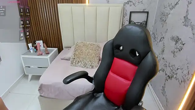 Snapshot of BRIHANACONOR chatting on 10/22/25, 12:27 BRIHANACONOR online show from 10/22/25, 12:27