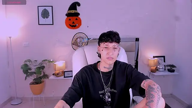 Luci Rose online show from 10/22/25, 04:02