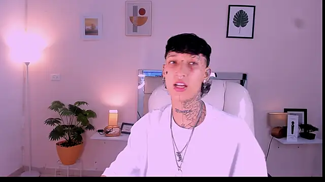 Luci Rose online show from 11/05/25, 03:39