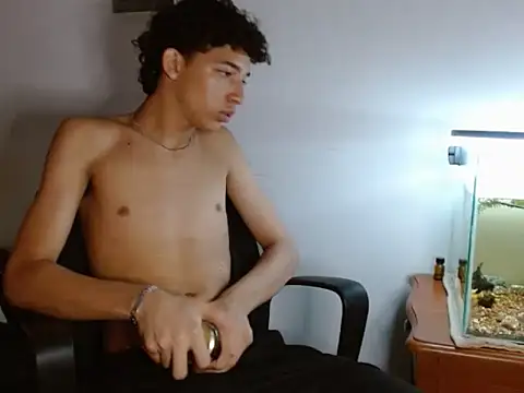 Xtremeplay 18 online show from 09/25/25, 09:29