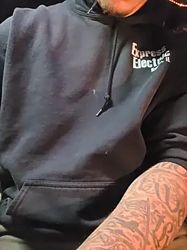 twistafatpipe online show from 10/10/25, 08:02