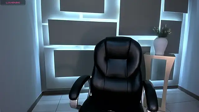 Snapshot of MilaColeman chatting on 09/19/25, 02:02 MilaColeman online show from 09/19/25, 02:02