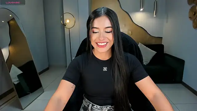 Snapshot of MilaColeman chatting on 09/25/25, 02:04 MilaColeman online show from 09/25/25, 02:04