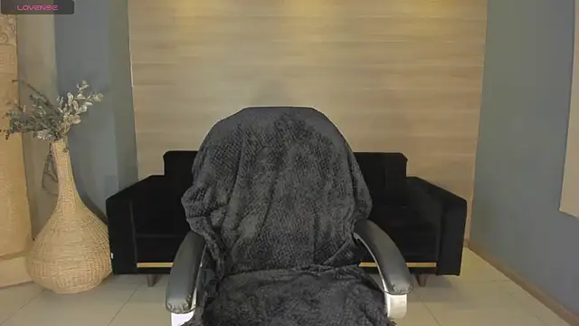 Snapshot of MilaColeman chatting on 10/04/25, 02:31 MilaColeman online show from 10/04/25, 02:31