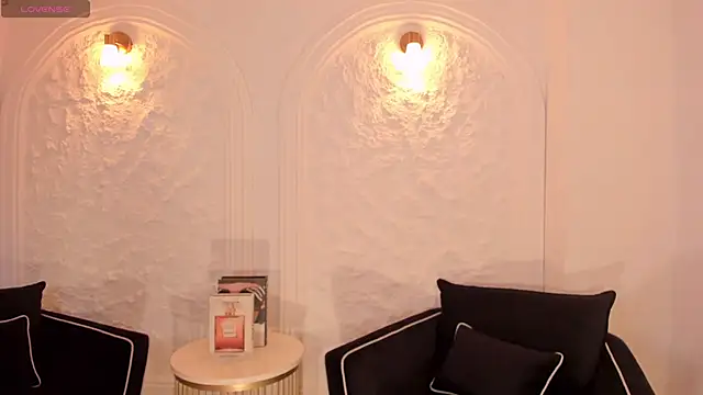 Snapshot of MilaColeman chatting on 11/02/25, 11:07 MilaColeman online show from 11/02/25, 11:07