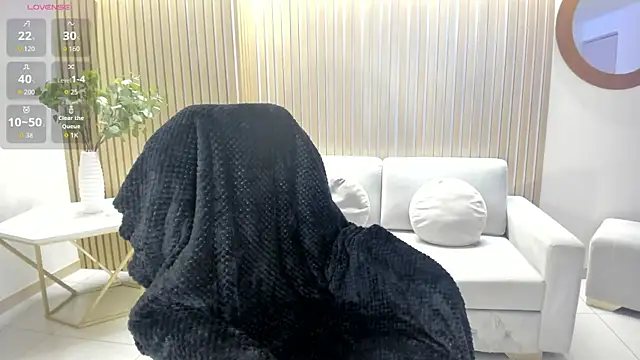 Snapshot of MilaColeman chatting on 11/13/25, 02:10 MilaColeman online show from 11/13/25, 02:10