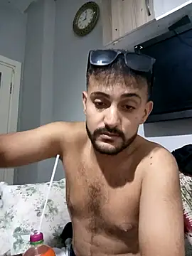 Snapshot of Muratcan33 chatting on 10/05/25, 07:01 Muratcan33 online show from 10/05/25, 07:01