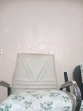 Snapshot of Muratcan33 chatting on 10/06/25, 09:29 Muratcan33 online show from 10/06/25, 09:29