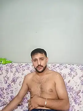 Snapshot of Muratcan33 chatting on 10/20/25, 04:18 Muratcan33 online show from 10/20/25, 04:18