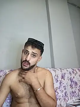 Snapshot of Muratcan33 chatting on 10/22/25, 02:50 Muratcan33 online show from 10/22/25, 02:50