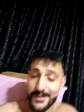 Snapshot of Muratcan33 chatting on 11/07/25, 12:32 Muratcan33 online show from 11/07/25, 12:32