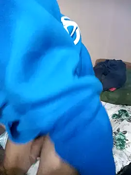 Snapshot of Muratcan33 chatting on 11/16/25, 10:04 Muratcan33 online show from 11/16/25, 10:04