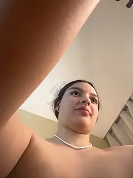 Snapshot of AriaHeavenss chatting on 10/12/25, 12:42 AriaHeavenss online show from 10/12/25, 12:42