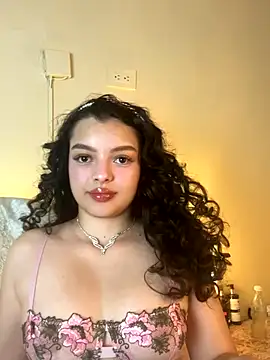 Snapshot of AriaHeavenss chatting on 10/16/25, 12:22 AriaHeavenss online show from 10/16/25, 12:22