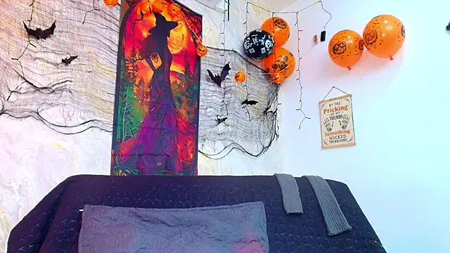 Vero Temptation online show from 10/28/25, 03:10